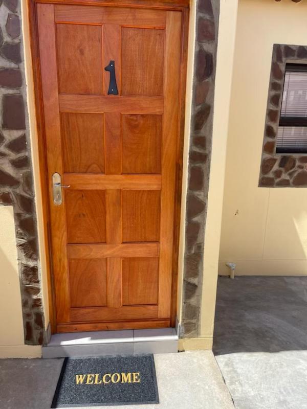 The Oasis Accommodation Luderitz ภายนอก รูปภาพ